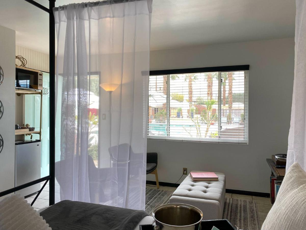 The O Spa + Resort, Adults Only Desert Hot Springs Exteriör bild